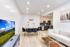 Free indoor parking Cozy & Spacious condo in heart of downtown